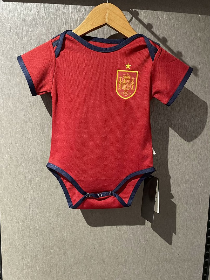 24/25 España Local · Kit bebé